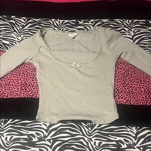 Sage green Garage long-sleeve! 💚